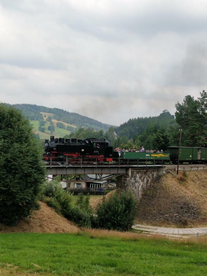 Ferienwohnung Bimmelbahn-Blick Neudorf  Exterior photo